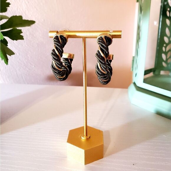 𝅺GREEN Tenley Twisted Cord Hoop Earrings - Picture 5 of 7